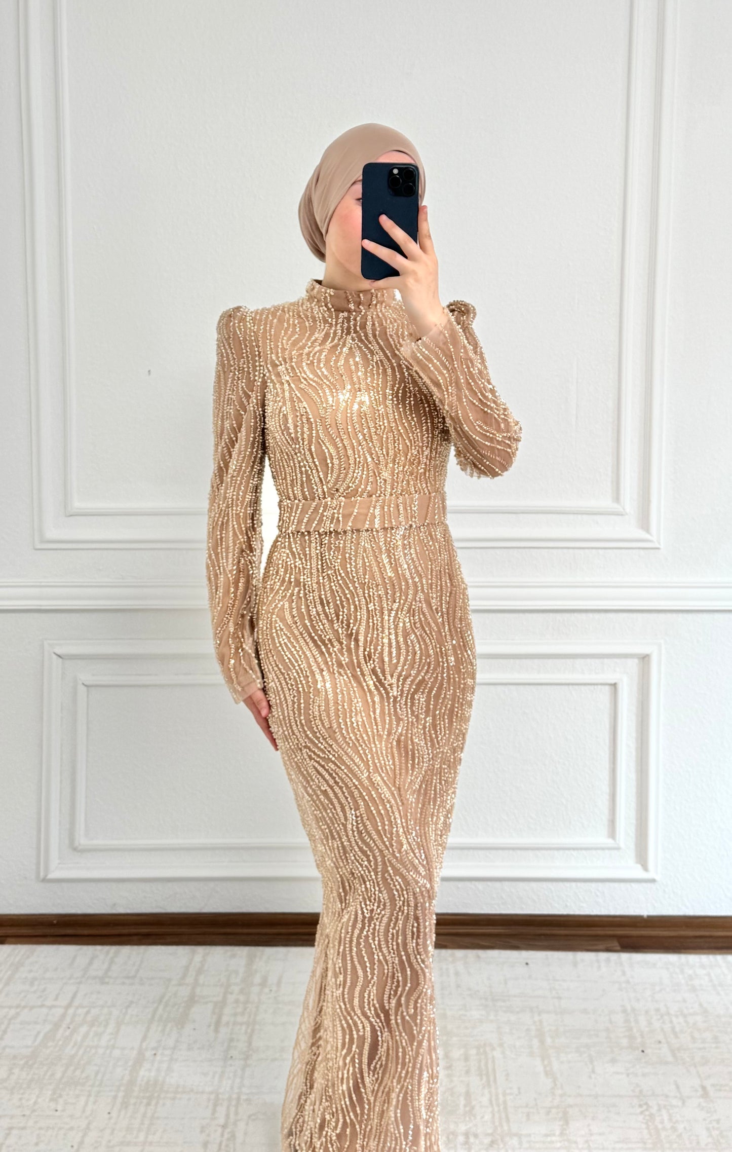 Amina Abendkleid - mit Perlenbestrickerei