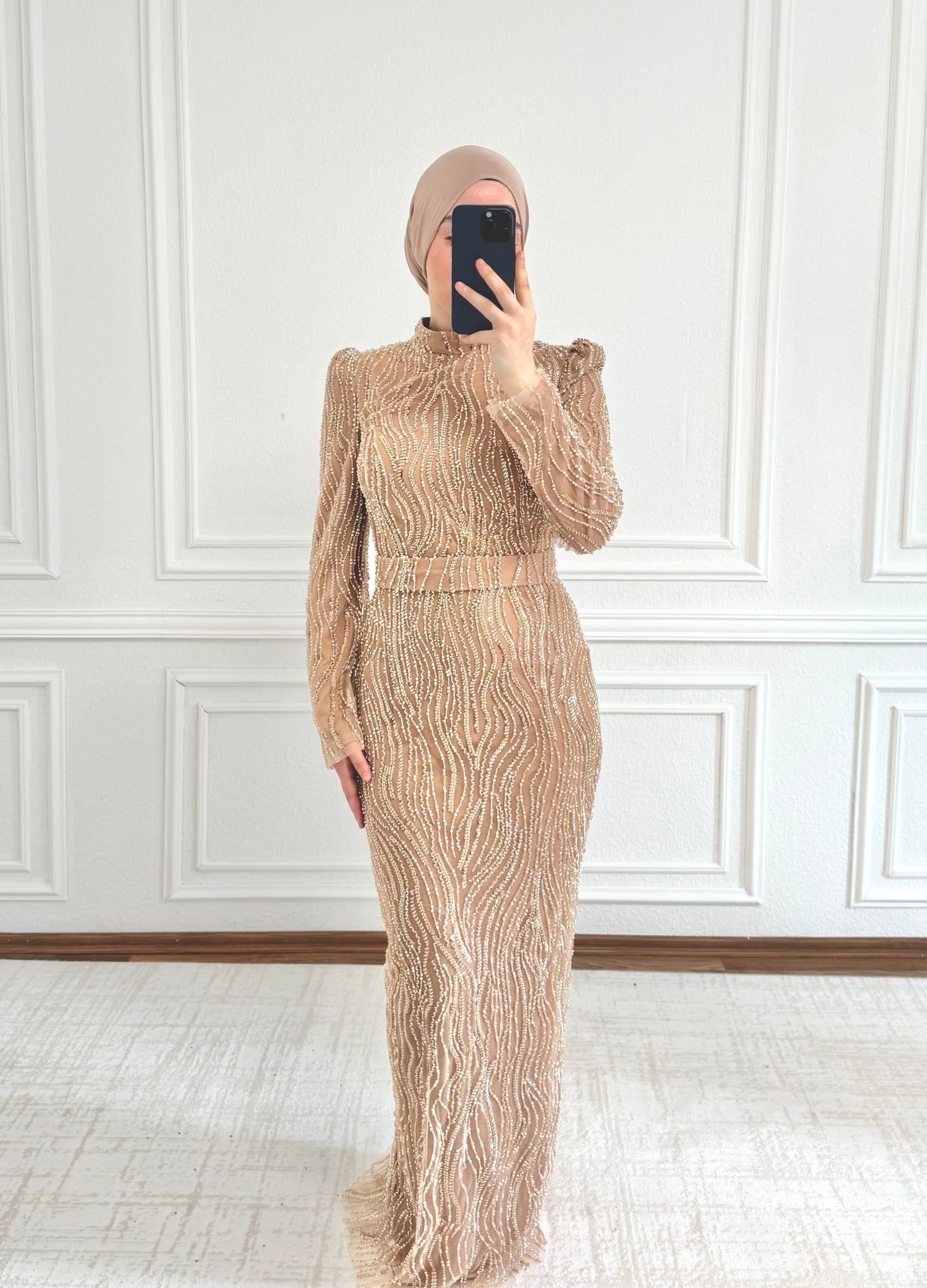 Amina Abendkleid - mit Perlenbestrickerei