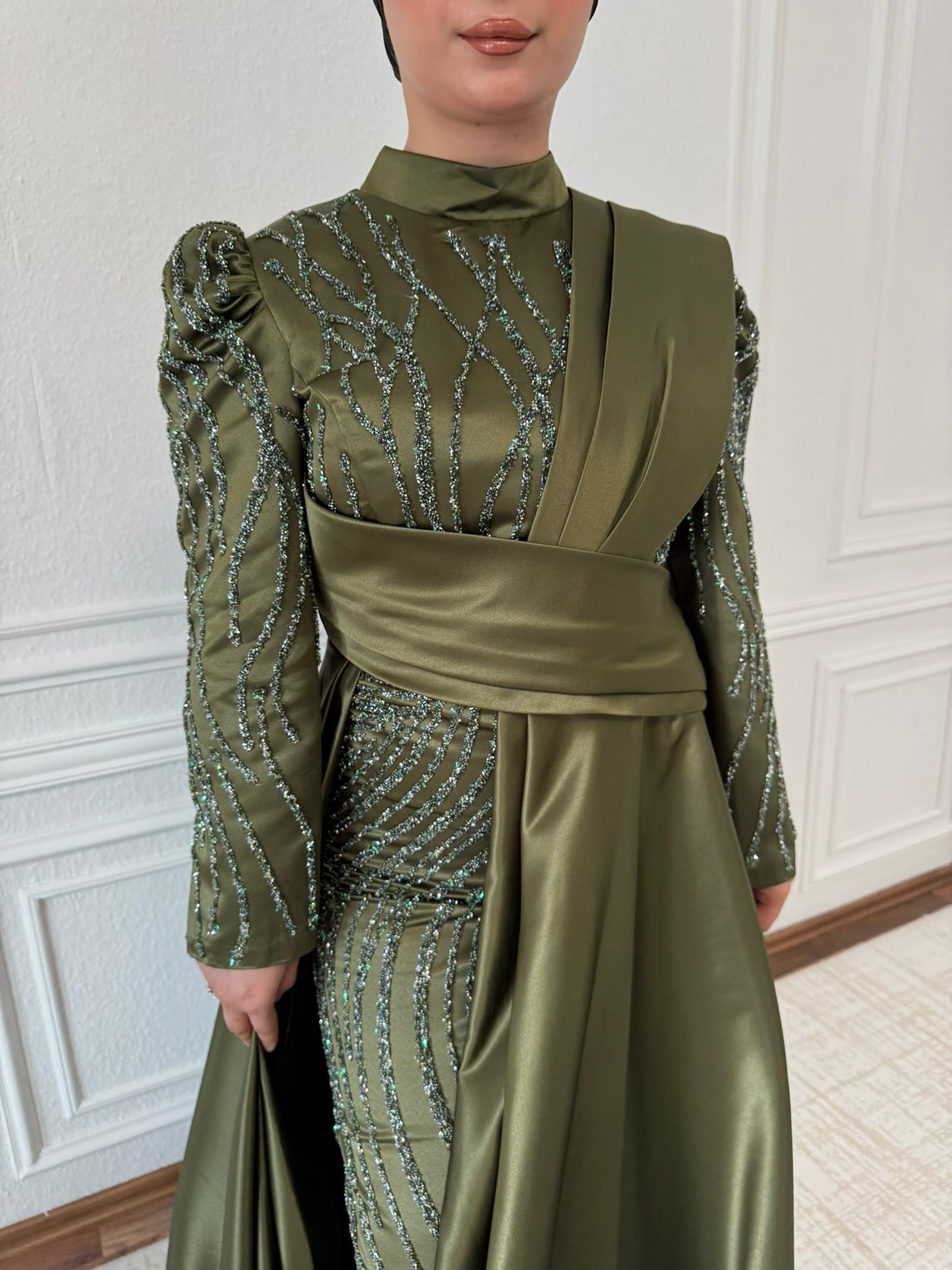 Amara Abendkleid mit Schleppe