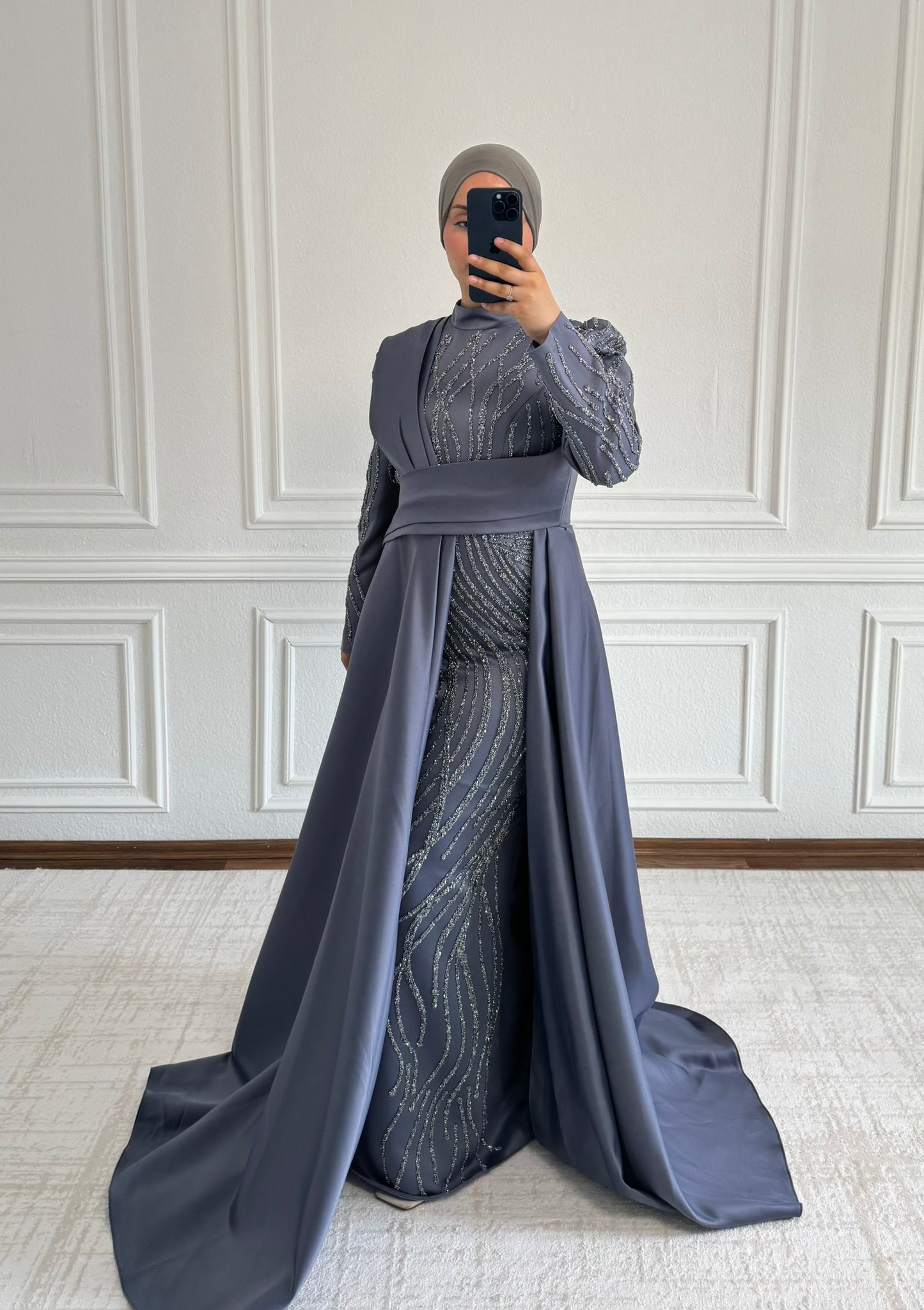 Amara Abendkleid mit Schleppe