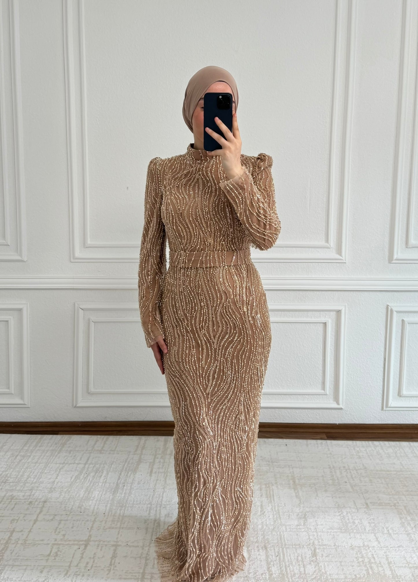 Amina Abendkleid - mit Perlenbestrickerei