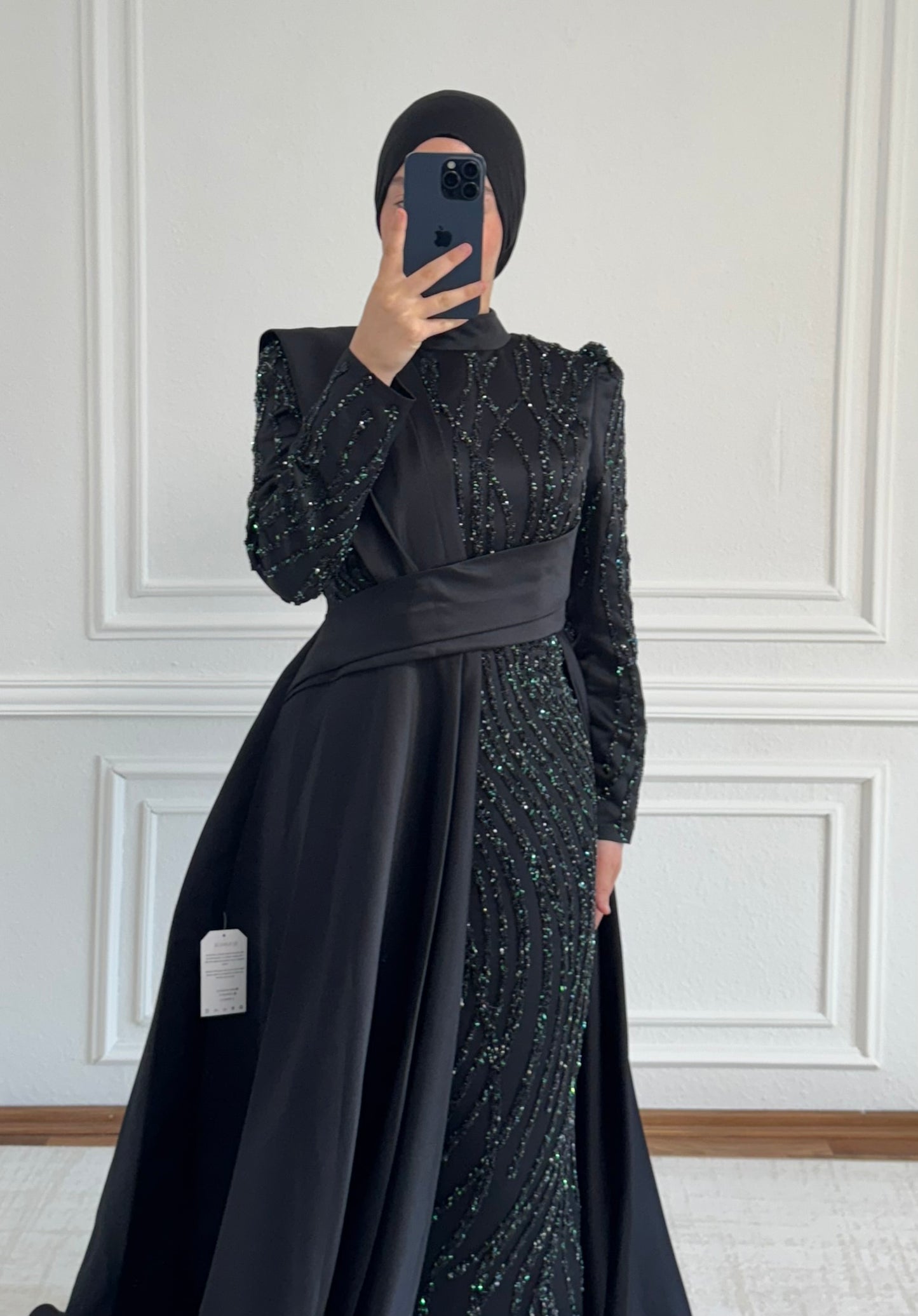 Amara Abendkleid mit Schleppe